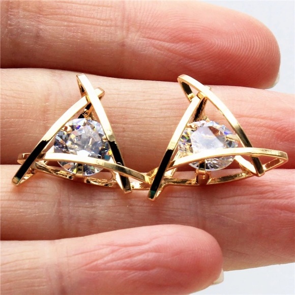 💙💎💲FIRM🛍➕BUNDLE 4 DISCOUNT! CAGED CZ💛TRIANGLE - Picture 6 of 8
